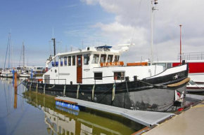 Houseboat Holländischer Schlepper, Ribnitz-Damgarten, Ribnitz-Damgarten